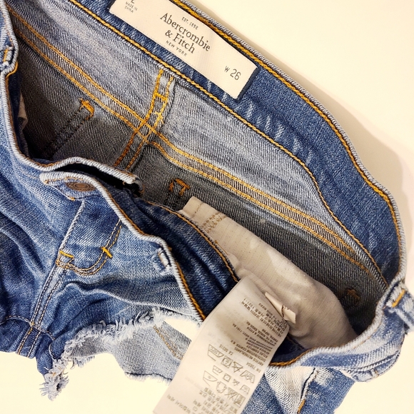 Abercrombie & Fitch Booty Shorts Size 2, Waist 26 Low Rise Y2K Distressed - Picture 3 of 5